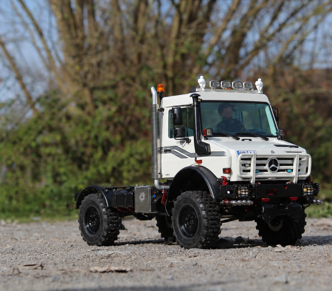 Mercedes UNIMOG 3250mm mit Sattelplatte ohne Fronthydraulik