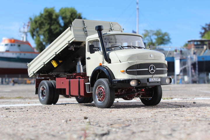 MB Rundhauber 2-Achs-Dreiseitenkipper - 4x4
