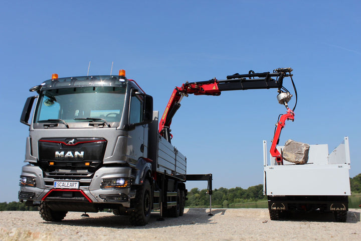 TGS 3-Achs-Baustoff-LKW, Palfinger Heckladekran