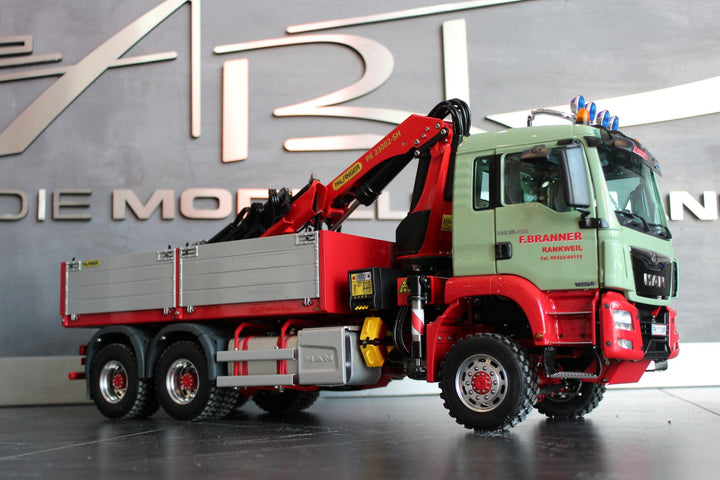 TGS 3-Achs-Baustoff-LKW, Palfinger Ladekran