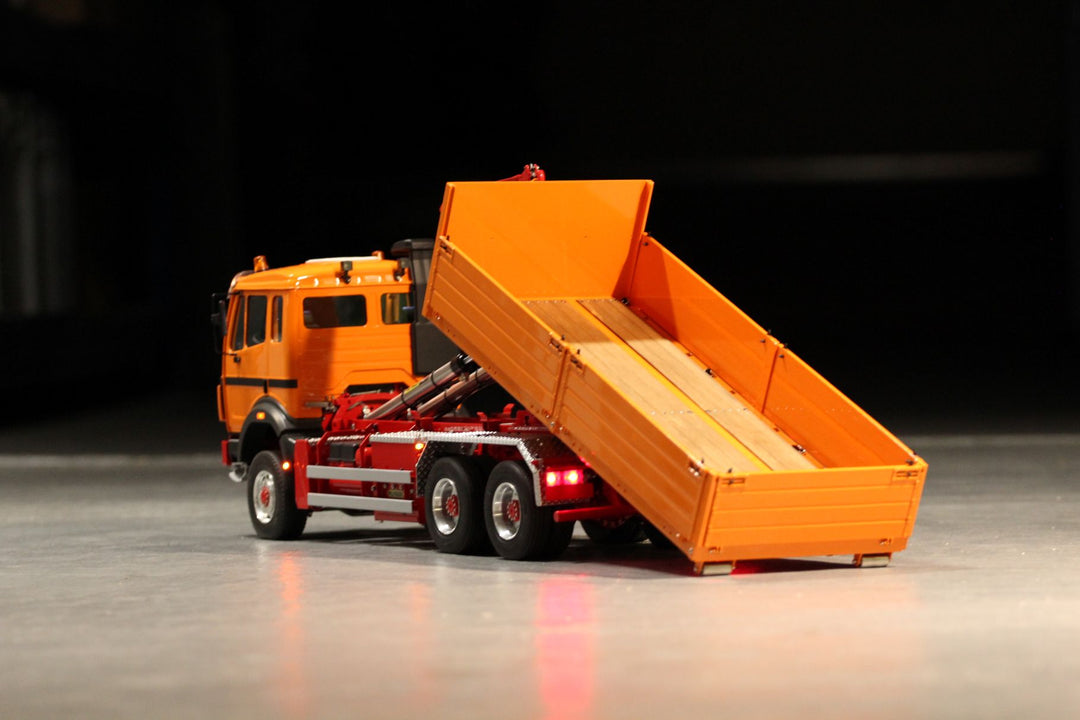 Mercedes SK 3-Achs-Abrollkipper 6x4