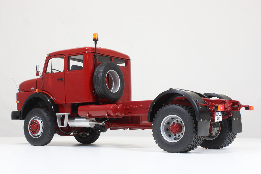 MB Round-nose with sleeping cab 2-axle tractor unit 4x4