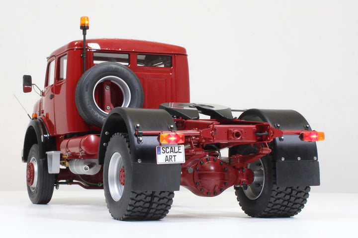 MB Round-nose with sleeping cab 2-axle tractor unit 4x4