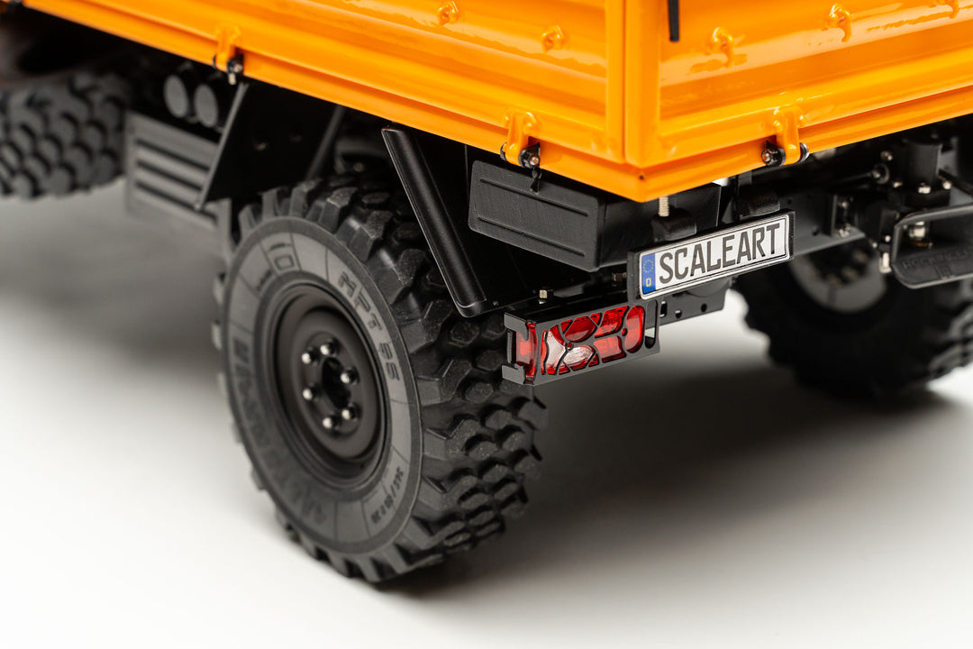 UNIMOG 3.250 mit Pritsche und Fronthydraulik