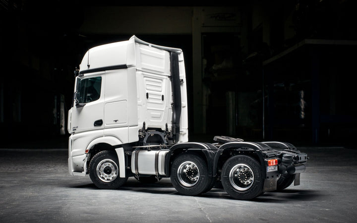 Actros II Gigaspace 3-Achs Sattelzugmaschine kurz 6x6