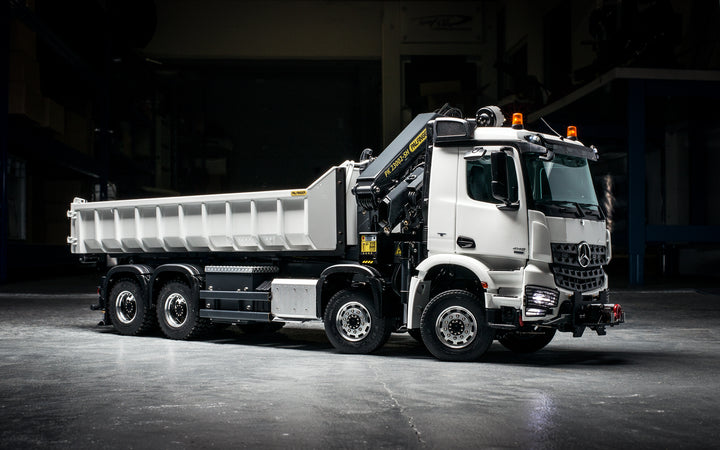 Arocs 4-Achs-Abrollkipper mit  Palfinger Ladekran 8x8