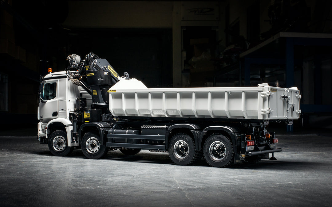 Arocs 4-Achs-Abrollkipper mit  Palfinger Ladekran 8x8